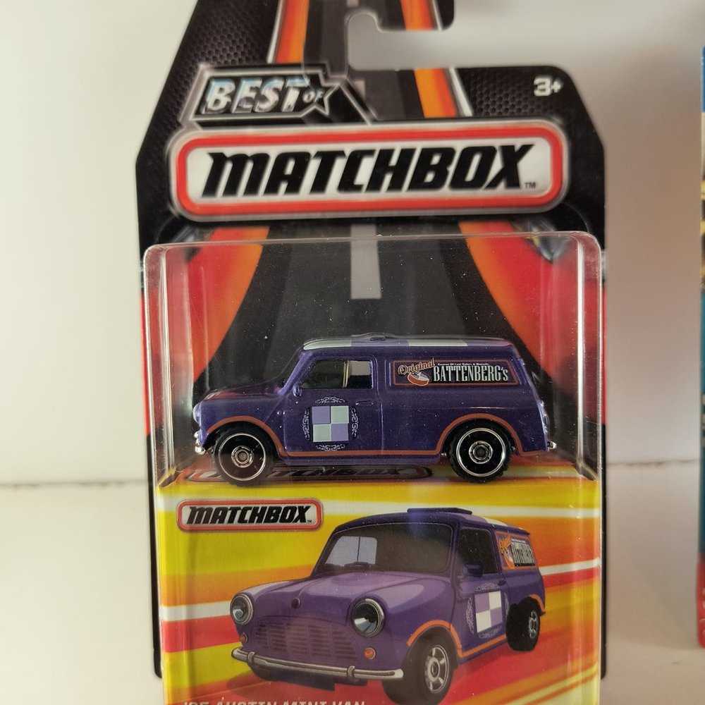 B22 Best of  Matchbox collectors  65  austin mini van real riders b22